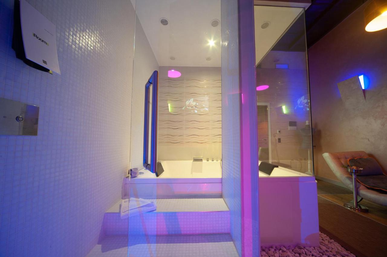 Irooms Jacuzzi Suites Rom Exterior foto